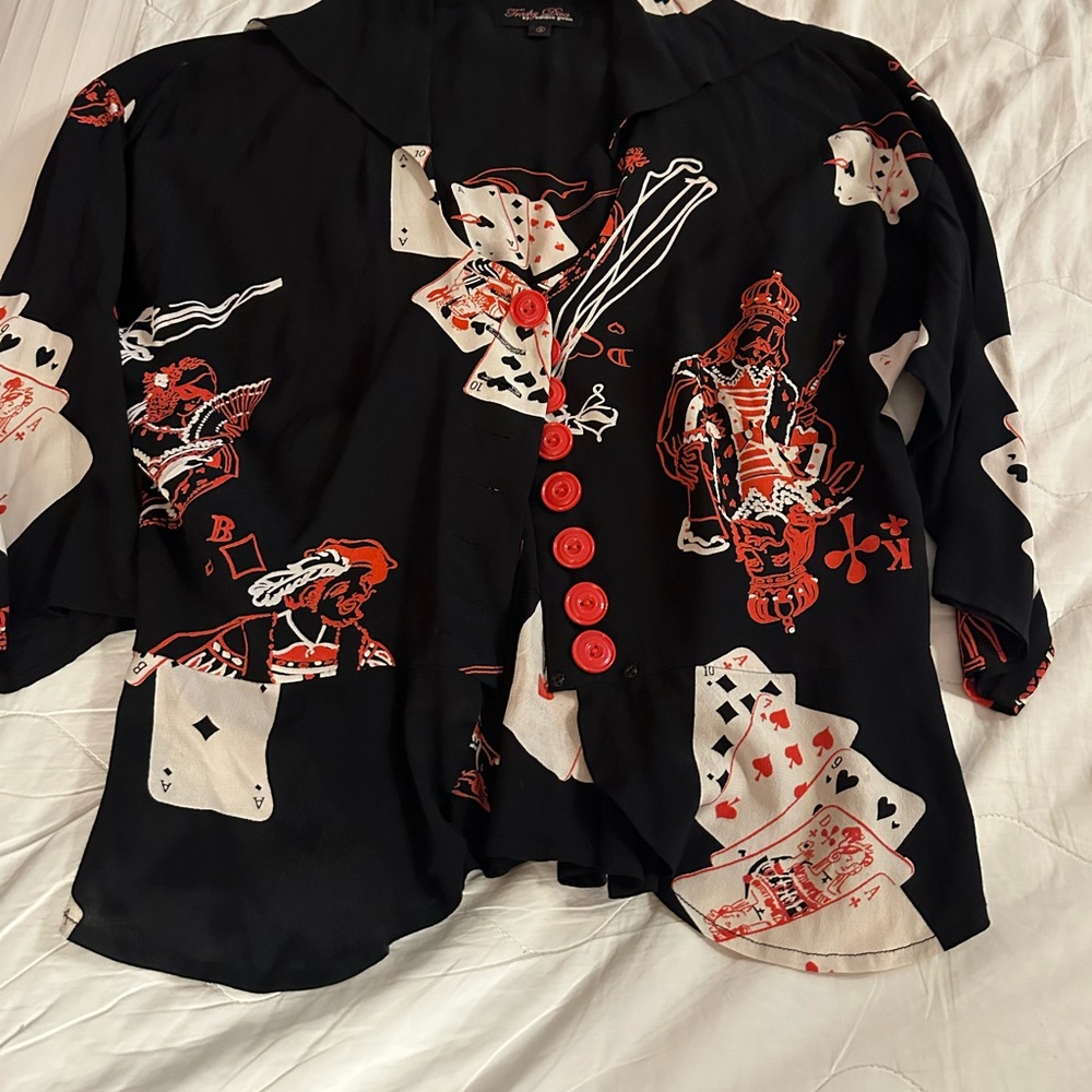 Trashy diva queen of hearts blouse. Size 12